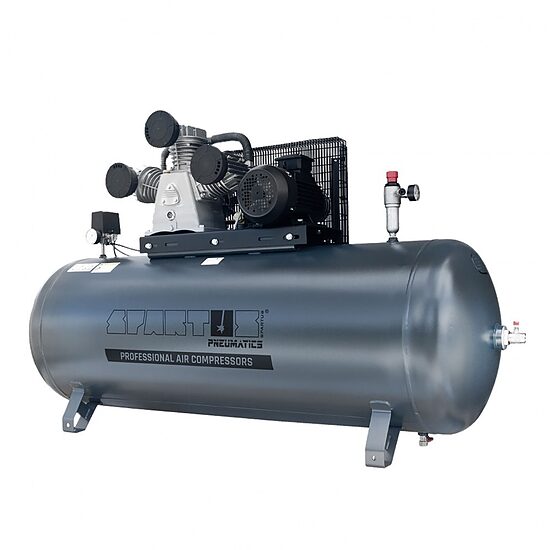 SPARTUS® stūmoklinis kompresorius ant horizontalios talpos [880/500 5.5kW 400V 10bar]