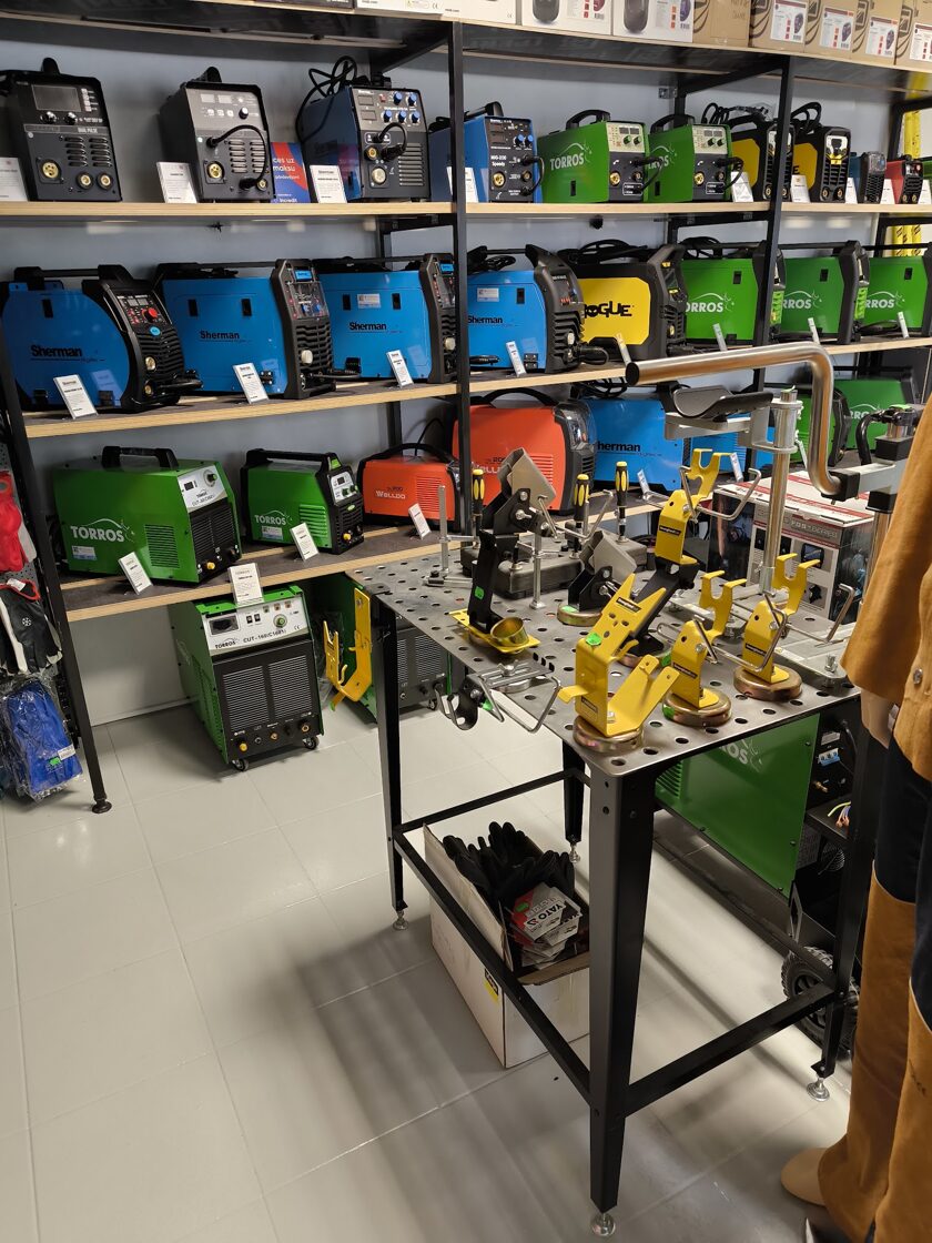 INDUSTAR profesionālo instrumentu un metināšanas aprīkojuma veikals Rēzeknē